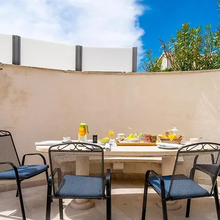 Lorena With Private Pool