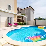 דירה Lorena With Private Pool *