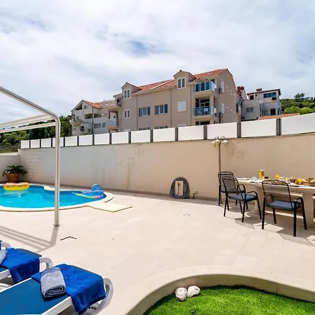 Lorena With Private Pool 아파트 *