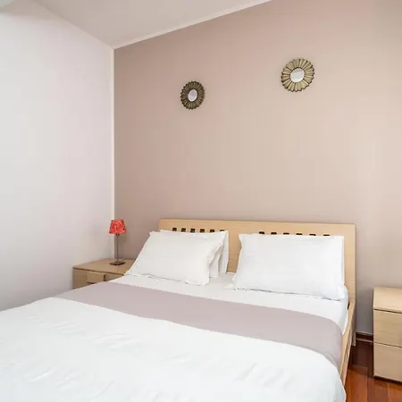 Lorena With Private Pool 두브로브니크