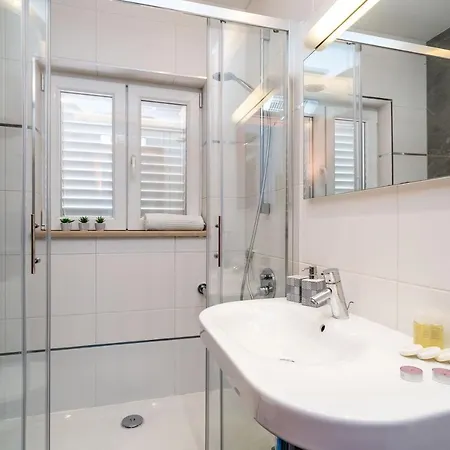 Daire Lorena With Private Pool