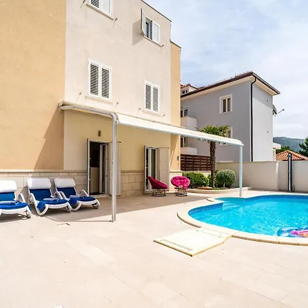 Διαμέρισμα Lorena With Private Pool Ντουμπρόβνικ