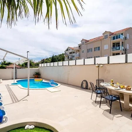 Appartement Lorena With Private Pool *