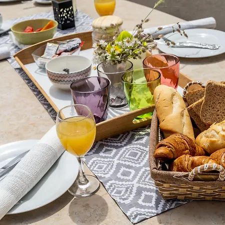 Lorena With Private Pool Daire