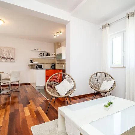 Lorena With Private Pool 두브로브니크