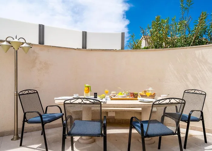 Lorena With Private Pool