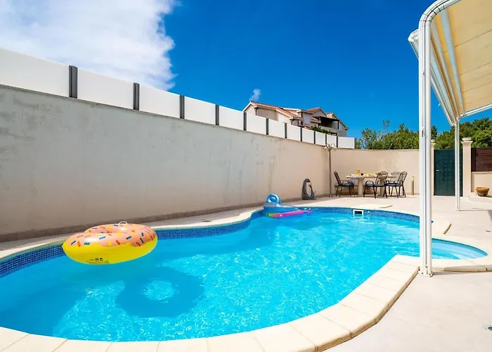 아파트 Lorena With Private Pool