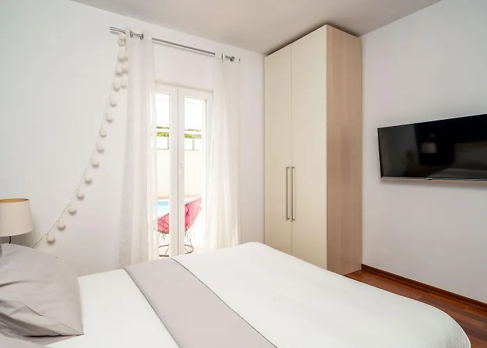 Lorena With Private Pool Appartement