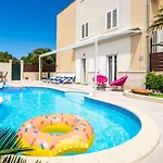 Lorena With Private Pool