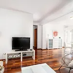 Lorena With Private Pool Apartman