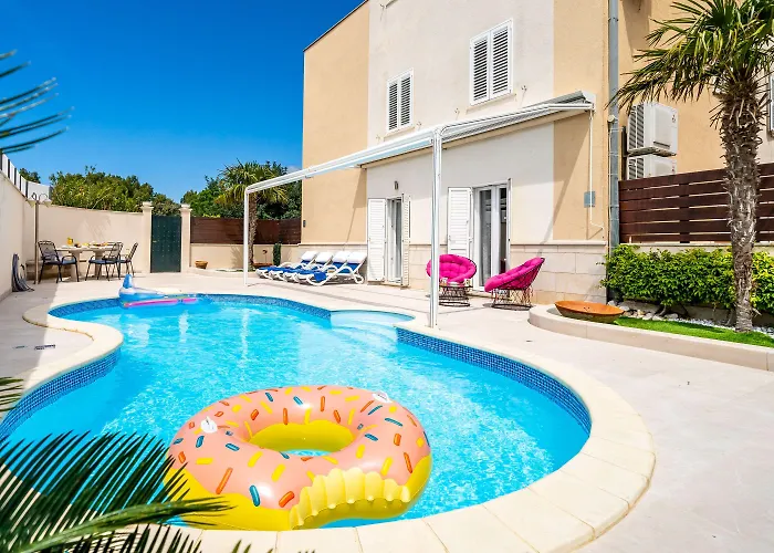 Lorena With Private Pool Apartment Dubrovnik