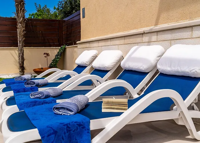 Apartment Lorena With Private Pool *