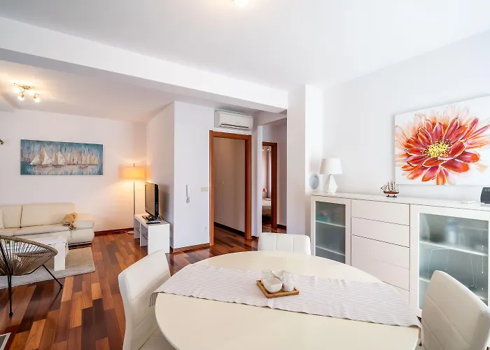 Apartment Lorena With Private Pool